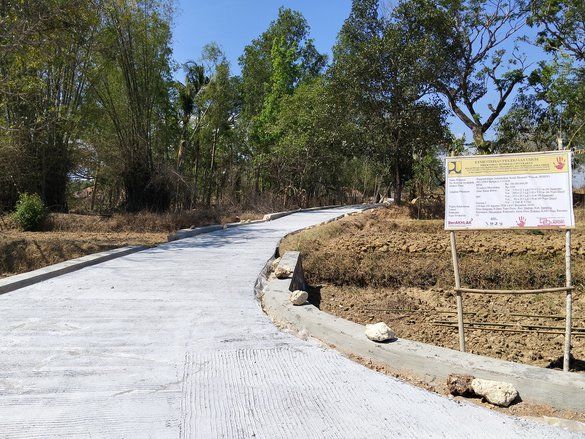 Rabat Beton PISEW Rp500 Juta di Sampang Retak