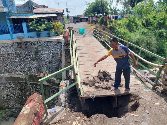 Jembatan di Kutorejo Kembali Putus, Warga Terpaksa Memutar 4 Kilometer