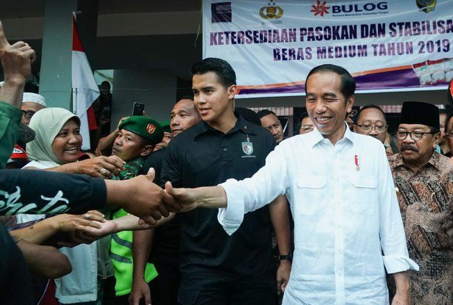 Hari Kedua ke Jatim, Jokowi Blusukan Pasar Hingga Rusun