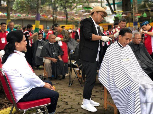 Ini Pengarah Gaya Jokowi saat Cukur Rambut