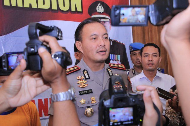 Wabah Corona, Polisi Madiun Amankan 40 Box Masker 