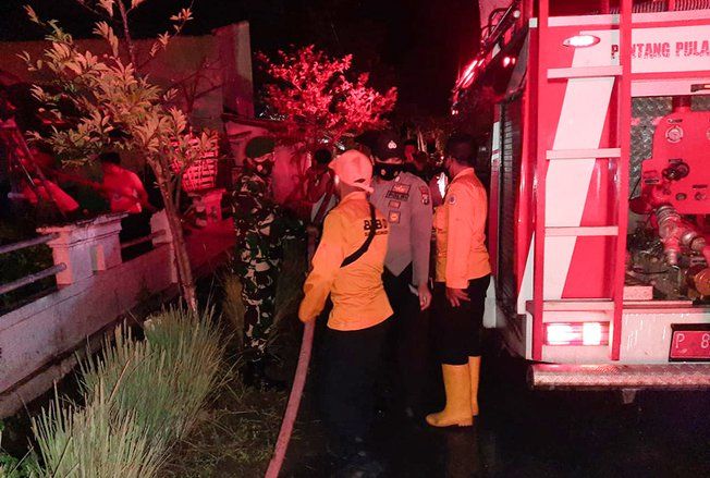 Ditinggal Tarawih, Cafe dan Rumah di Situbondo Ludes Terbakar