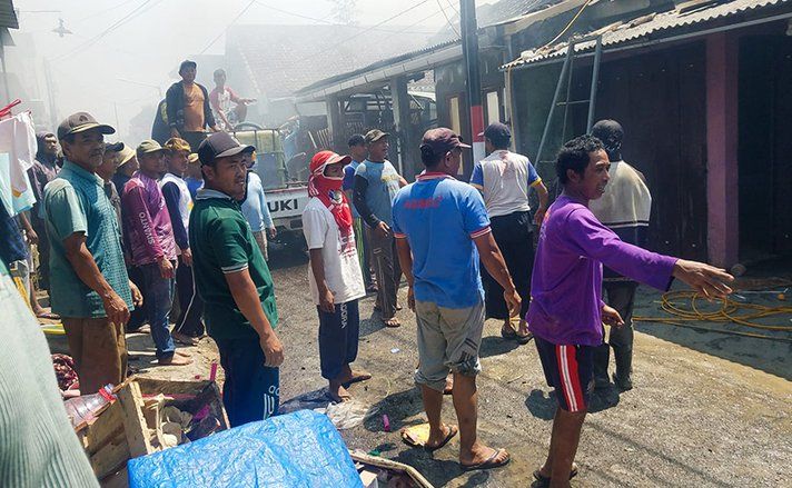 Diduga LPG Meledak, Rumah Warga Dau Malang Terbakar 