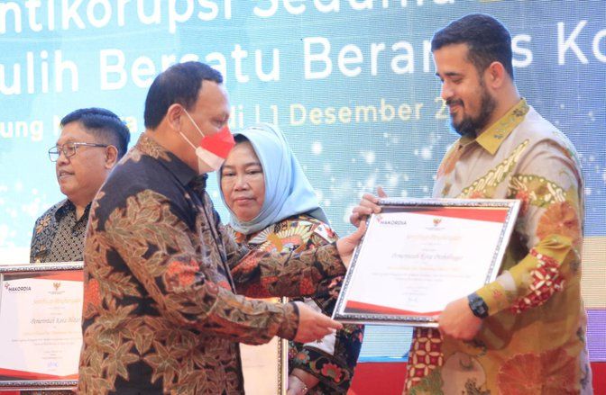 Sertifikasi Aset Daerah 100 Persen, Pemkot Probolinggo Terima Penghargaan dari KPK