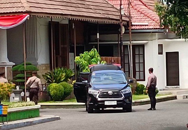 KPK Geledah Rumah Dinas Bupati dan Kantor Dinas PUPP Situbondo
