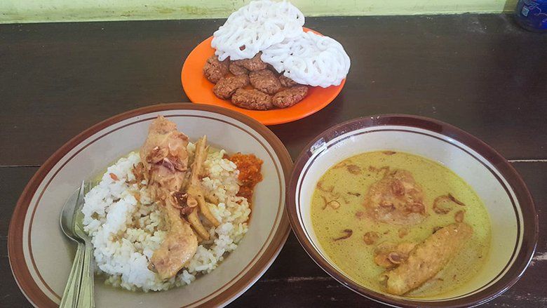 Nikmatnya Kare Ayam Kampung Legendaris Mak Ten di Pakisaji Malang, Pedasnya Huu Haa