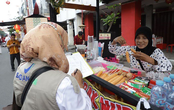 Pemkot Surabaya bersama BBPOM Cek Menu Kuliner Ramadan di Kya-kya