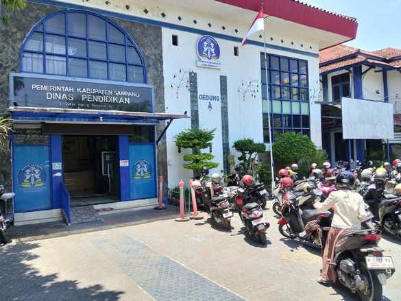 Janggal Pembatalan Seragam Olahraga Disdik Sampang