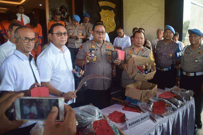 Polda Jatim Buru Lima Terduga Otak Perusakan Mapolsek Tambelangan