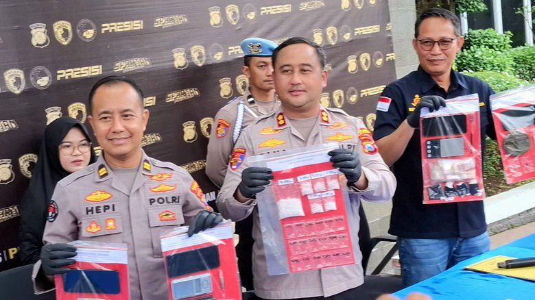 Polres Gresik Ringkus Jaringan Narkoba Lintas Kota Gresik dan Surabaya, Sita 68,211 Gram Sabu