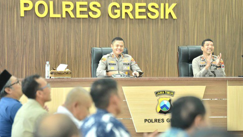 Kapolres Gresik Ajak Satkamling dan Pasang CCTV, Kades Keluhkan LSM Tak Jelas