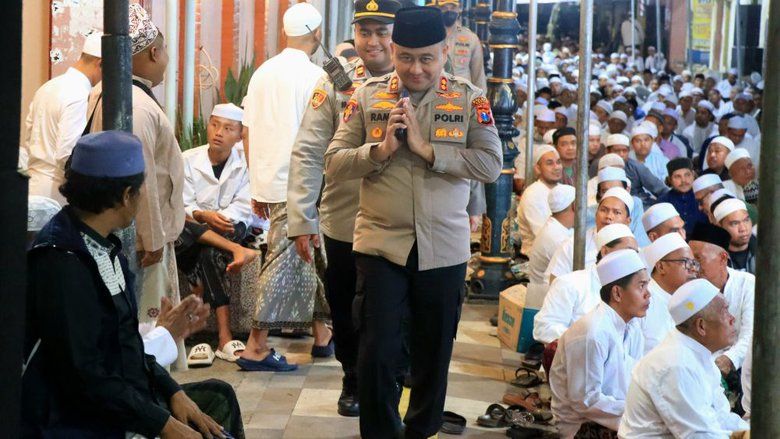 Polres Gresik Tutup Beberapa Ruas Jalan Saat Haul ke-71 Habib Abu Bakar Assegaf