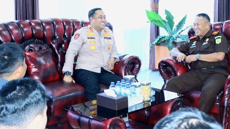 Kapolres Gresik Datangi Kejari Gresik, Ada Apa?