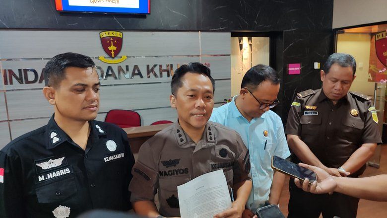 Empat Tersangka Kasus Korupsi BSPS 2024 di Sumenep Ditahan