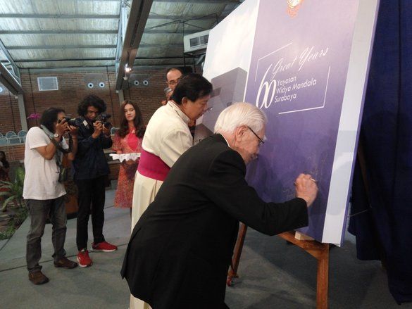 Hadapi Revolusi Industri, UKWM Surabaya dan Madiun Menjadi Satu