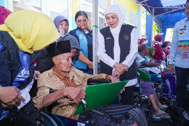 Pemprov Jatim Gelontorkan Rp108 Miliar untuk 54 Ribu Lansia Melalui PKH Plus