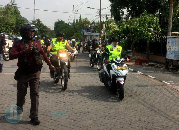 Khofifah Mahir Kendarai Segala Jenis Motor