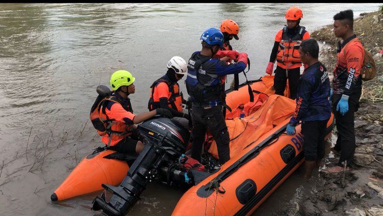 Jenazah Korban Jatuh dari Jembatan Ngrame Ditemukan di Sungai Brantas Ngoro