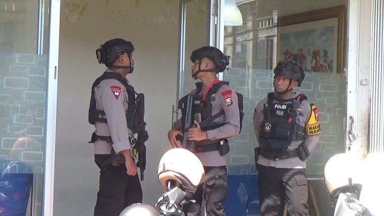 Kortastipikor Polri Geledah Kantor Kontraktor Proyek PG Asembagus