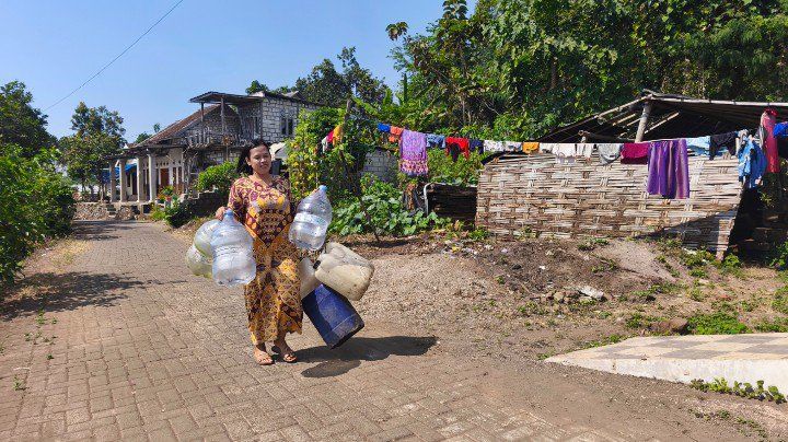 Warga Kunjorowesi Bertahan Mandi Sekali Sehari, Air Bersih Diprioritaskan untuk Memasak
