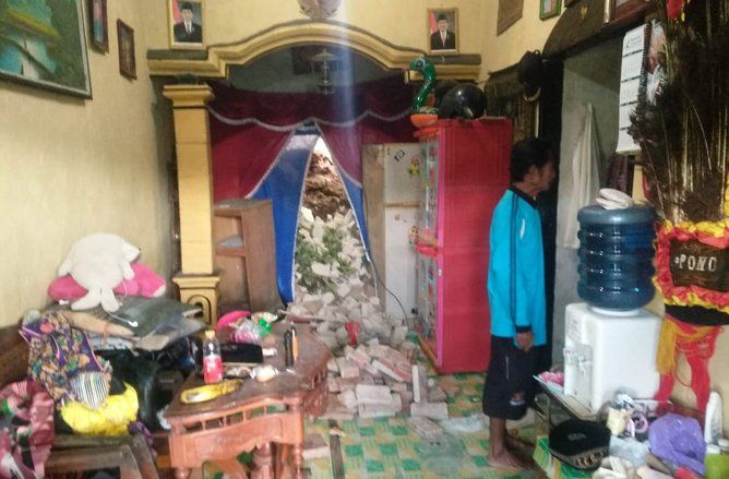 Longsor, 2 Rumah di Magetan Rusak dan 9 Kambing Mati 