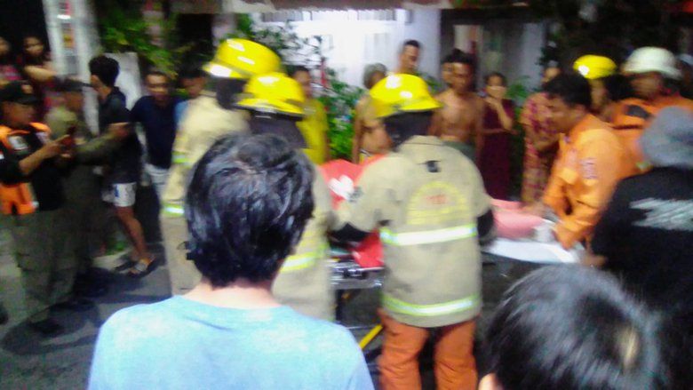 Ledakan LPG di Bubutan, Atap Rumah Ambruk, Damkar Sulit Masuk Gang