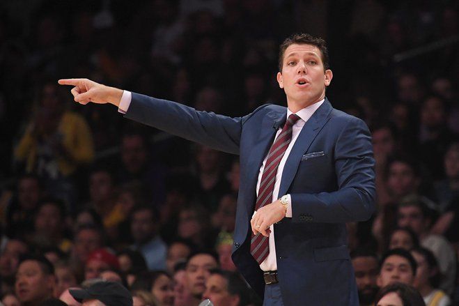 Kursi Luke Walton Masih Aman di Lakers