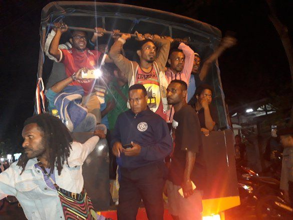 Kontras Surabaya Tuntut Polisi Usut Perusakan Asrama Papua