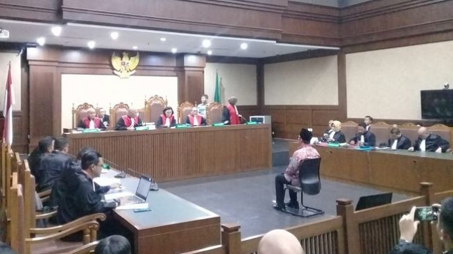 Mantan Menpora Imam Nahrawi Didakwa Terima Suap Rp11,5 Miliar