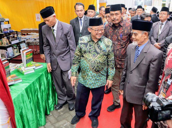 Mendikdasmen Buka OKUI yang Diikuti 14 Kontingen Santri di Pondok Gontor