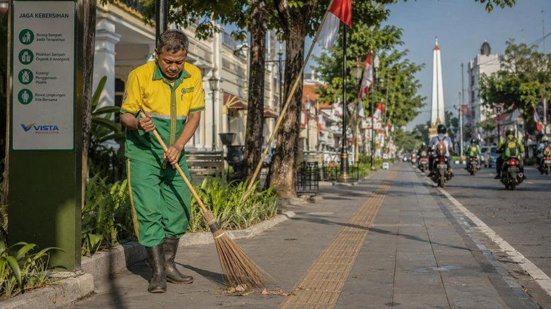 Petugas Kebersihan dan Peran Besarnya Menjaga Kota