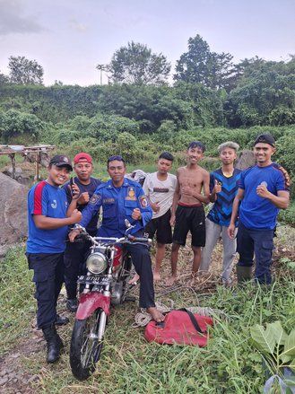 Motor Kesayangan Tercebur ke Kolam, Pemuda di Jember Rela Jaga 2 Malam Demi Kendaraan