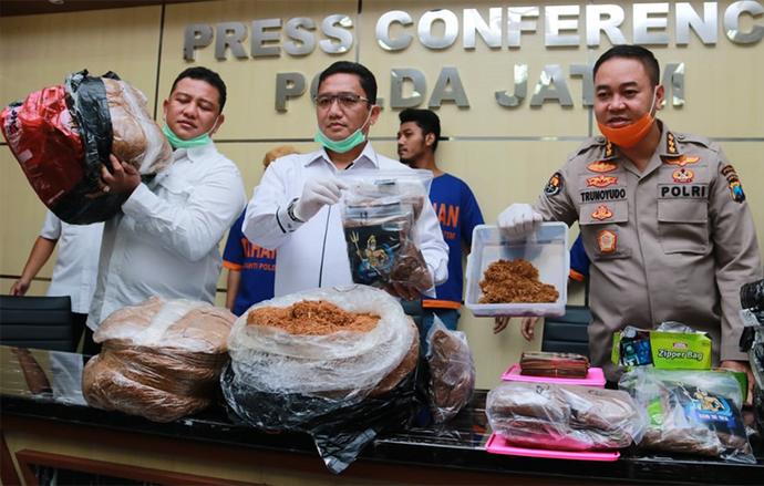 Dalih Buat Obat Covid-19, Peredaran Tembakau&nbsp;Sintetis 40 Kilogram Digagalkan