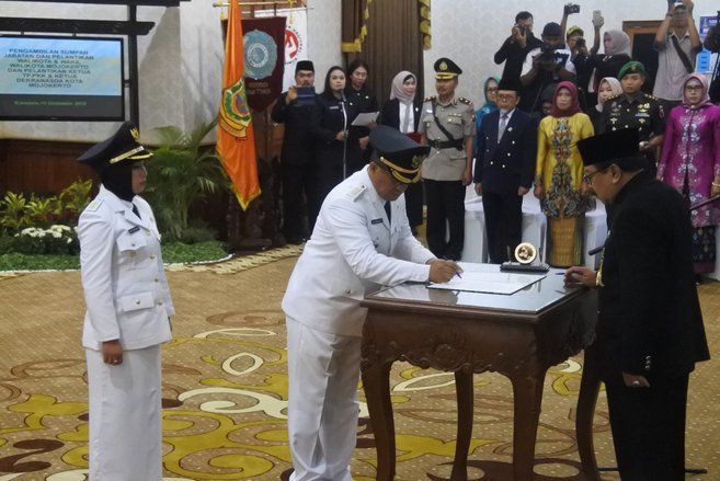 Ning Ita Resmi Pimpin Kota Mojokerto