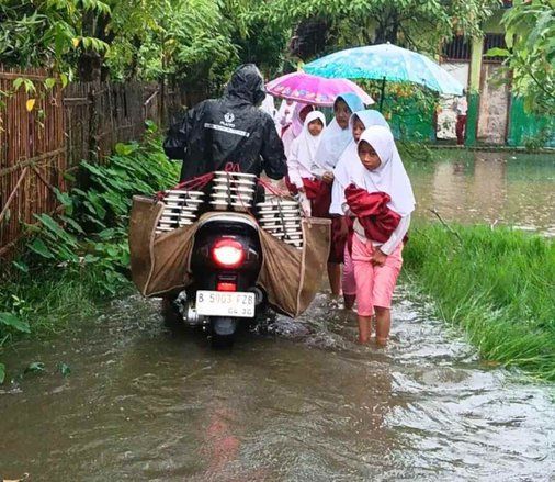 BGN Tanggapi Menu MBG di Sampang yang Dibungkus Tas Kresek