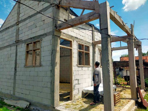 Proyek Pembangunan PAUD Hidayah Arrum Sampang Mangkrak