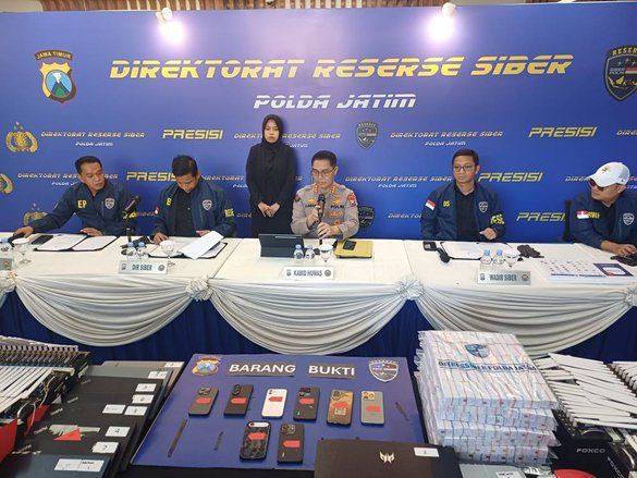 Polda Jatim Bongkar Penyalahgunaan Data Pribadi untuk Penjualan Kode OTP Ilegal