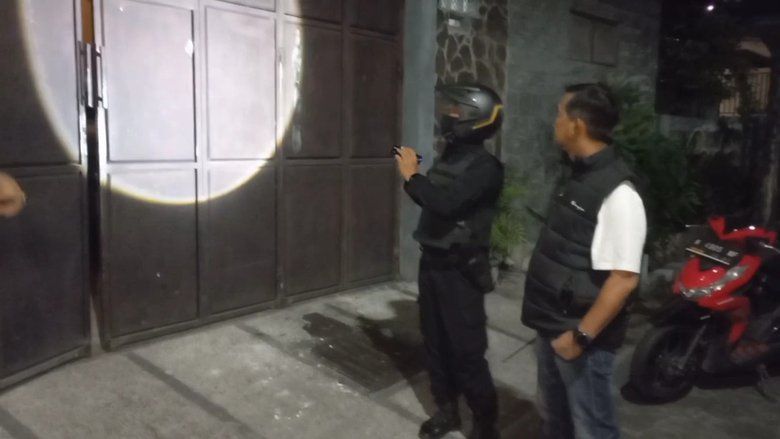 Rumah Debt Collector di Probolinggo Dilempar Bom Ikan