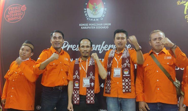 Daftar ke Kantor KPU, Partai Buruh Sidoarjo Targetkan 6 Kursi di Pemilu 2024