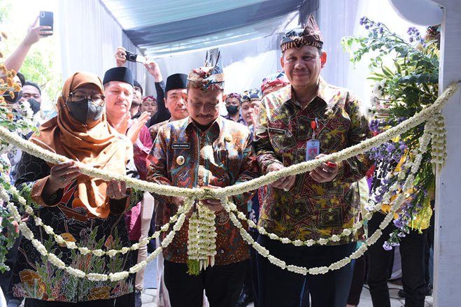 Bupati Situbondo Yakin Produk Air Kemasan Tirta Baluran Bisa Bersaing di Pasaran