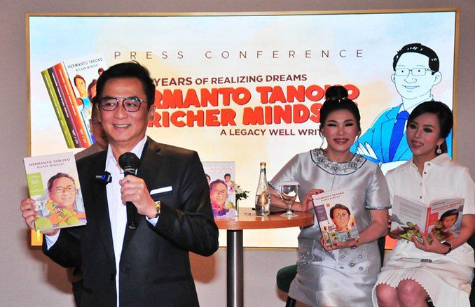 Di Usia ke-60 Tahun, Bos Cat Avian Luncurkan Buku