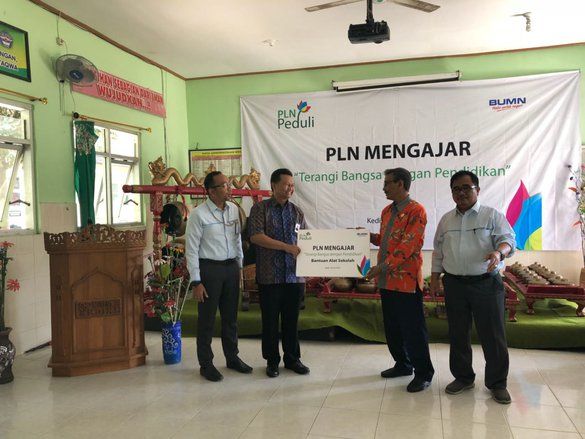 PLN Bagikan Pengetahuan dan Kebutuhan Listrik di SMPN 2 Kediri