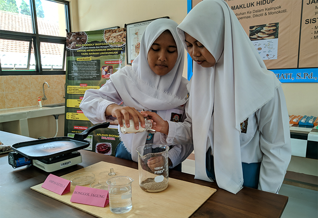 Siswa Ponorogo Sulap Limbah Ampas Jadi Biofoam