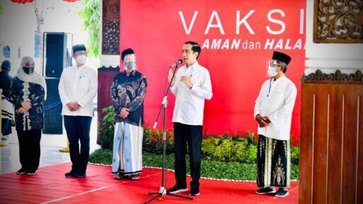 Presiden Jokowi Pastikan Pondok Pesantren di Jawa Timur Siap Terima Vaksinasi AstraZeneca