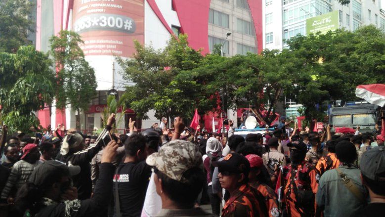 Unjuk Rasa "Papua Merdeka" di Surabaya, 16 Terluka