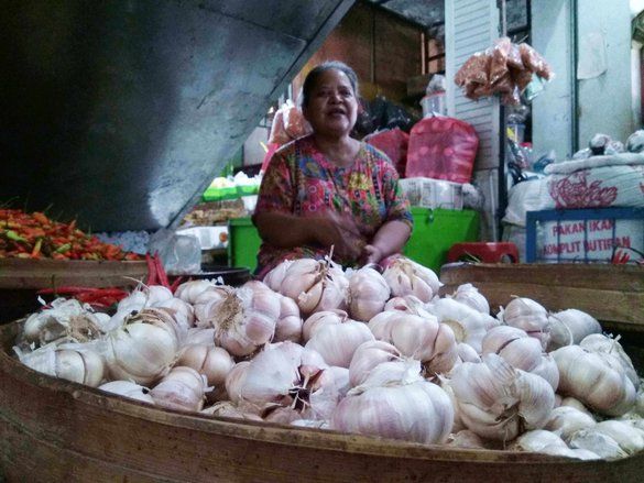 Bawang Putih Turun Drastis di Hari Ketiga Ramadan
