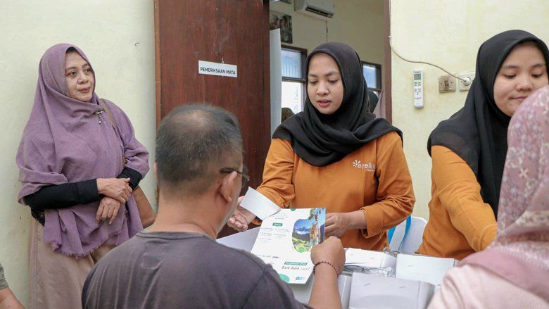 Pemeriksaan Mata Gratis KWG Gresik, Seluruh Peserta Alami Gangguan Penglihatan