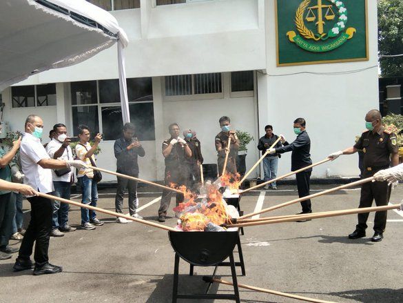 254 Gram Sabu dan 19.474 Pil Double L Dimusnahkan Kejari Kota Kediri