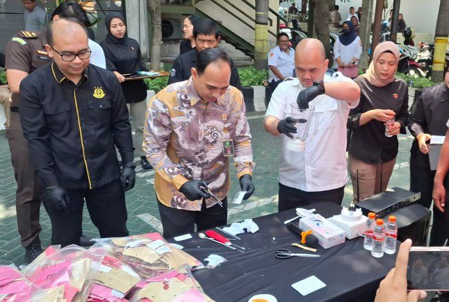 Polrestabes Surabaya Musnahkan Barang Bukti Narkoba dari 469 Perkara Keadilan Restorasi