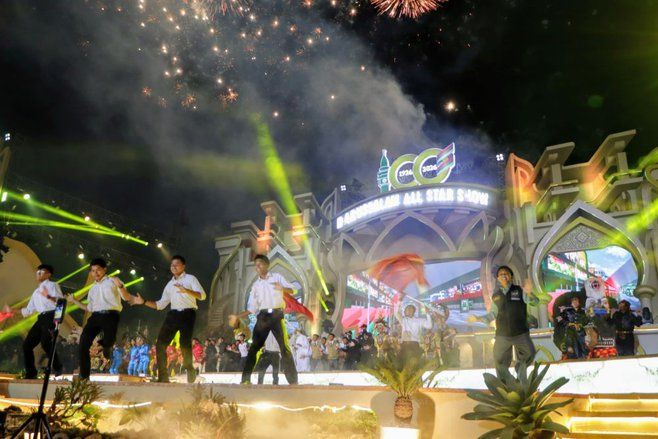 Puncak 100 Tahun Gontor, Santri dan Guru Pamerkan Kreasi Seni
